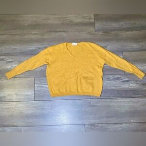 EUC Poles Madison Montagut Soft Mustard V Neck Long Sleeve Sweater